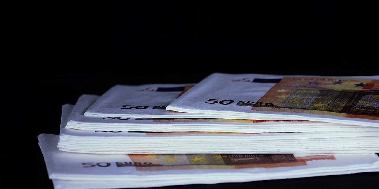 O Dinheiro – No controle